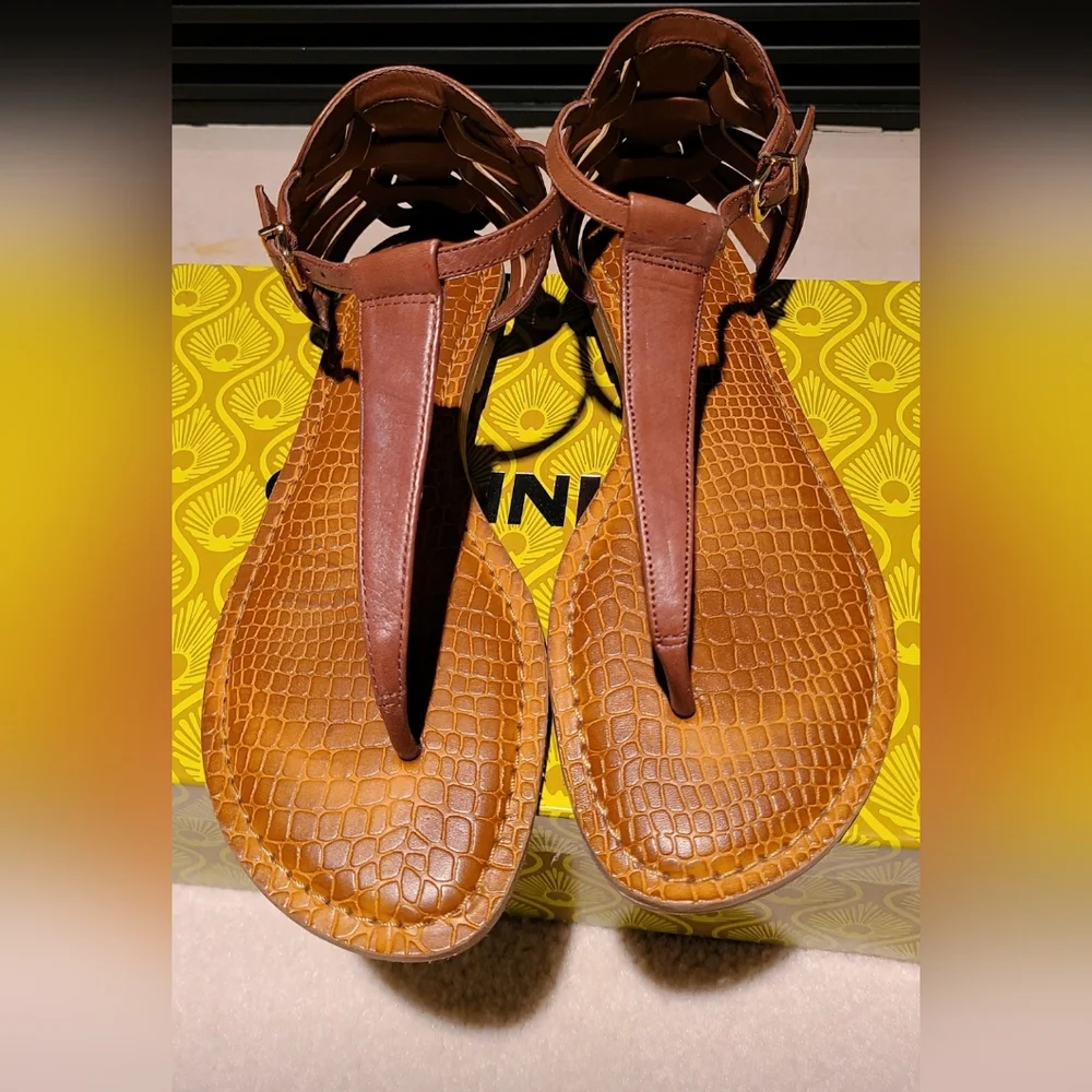 Gianni Bini Designer Leather Sandals Size 7.5